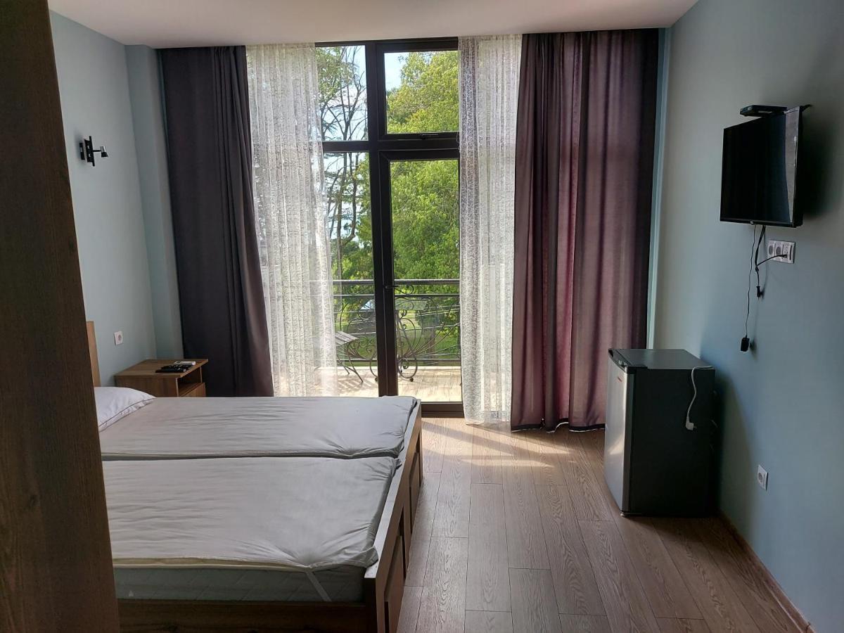 French Hotel Kobuleti Kültér fotó