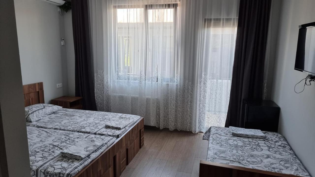 French Hotel Kobuleti Kültér fotó